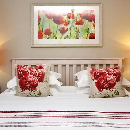 Apple Tree Guest House-3